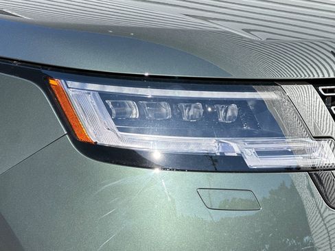 New 2026 Land Rover Range Rover SE image 12