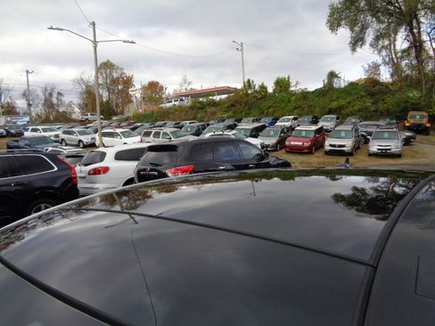 Used 2011 Mercedes-Benz E 350 4MATIC Sedan image 11