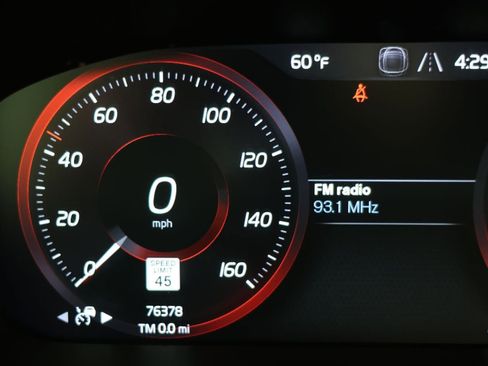 Used 2020 Volvo XC40 T5 Inscription w/ Protection Package Premier AWD/4WD image 12