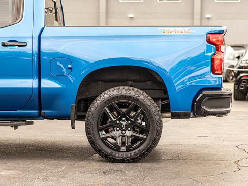 Used 2024 Chevrolet Silverado 1500 LT Trail Boss w/ LT Trail Boss Premium Package AWD/4WD image 7
