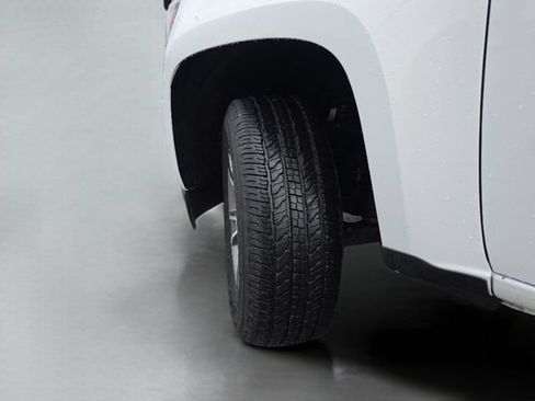 Used 2018 Chevrolet Colorado Z71 AWD/4WD image 40