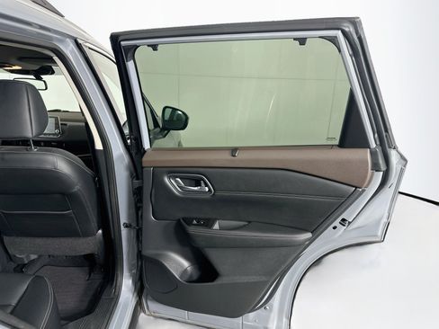 Used 2021 Nissan Rogue SL AWD/4WD image 31