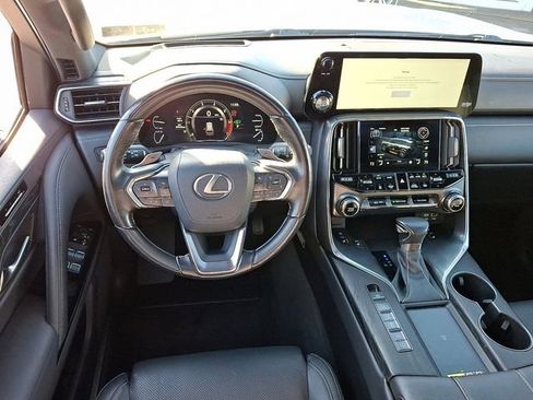 Used 2023 Lexus LX 600 4WD w/ Luxury Package image 12