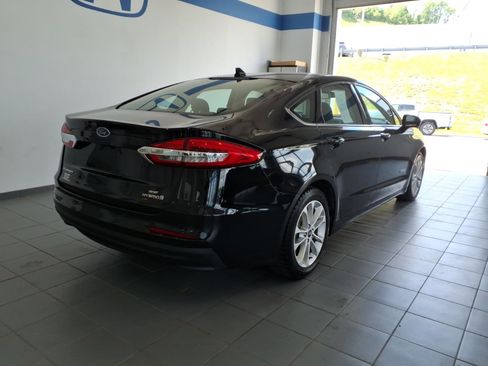 Used 2019 Ford Fusion SE FWD image 5