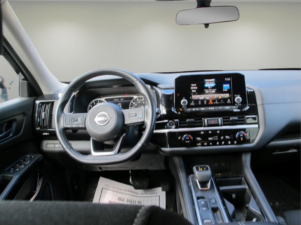 Used 2024 Nissan Pathfinder SV FWD image 18