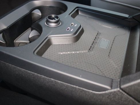 New 2026 BMW iX xDrive45 w/ Executive Package image 30