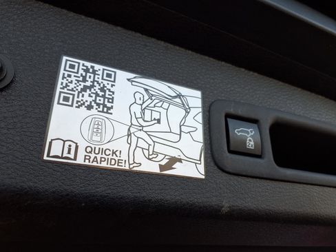 Used 2024 Toyota Sienna XLE image 32