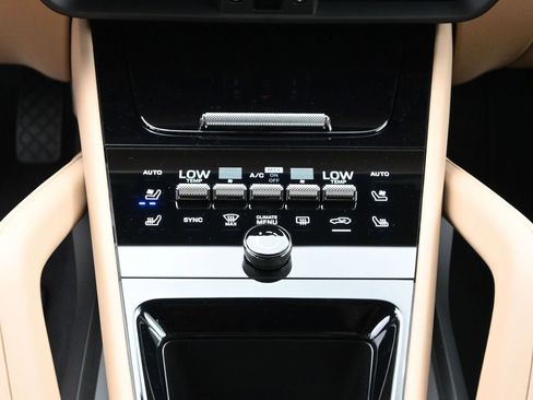 New 2025 Porsche Cayenne E-Hybrid image 24