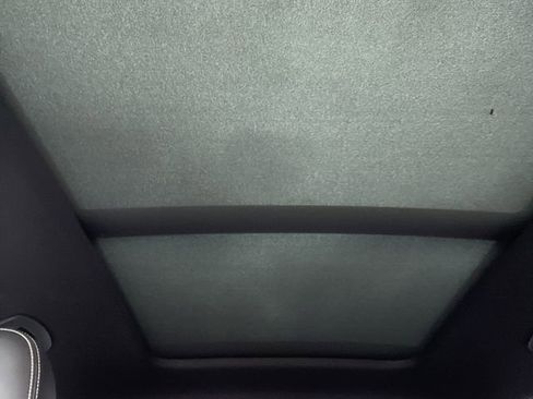 Used 2024 Volkswagen Atlas Cross Sport SEL R-Line image 2