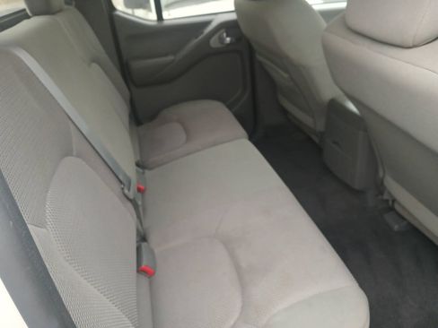 Used 2020 Nissan Frontier SV AWD/4WD image 6