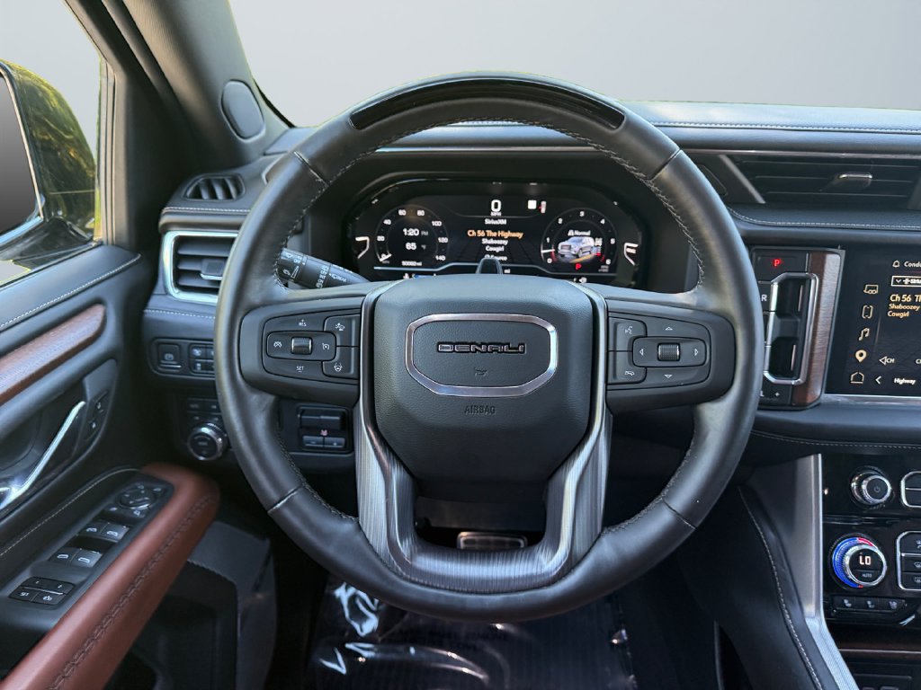 Used 2023 GMC Yukon XL Denali Ultimate AWD/4WD image 12