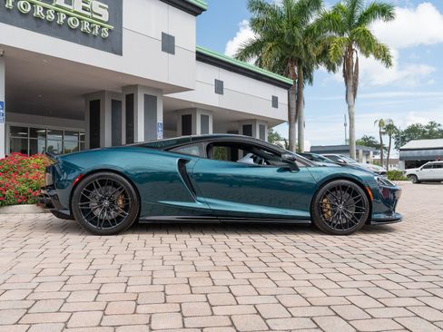 Used 2023 McLaren GT RWD image 25