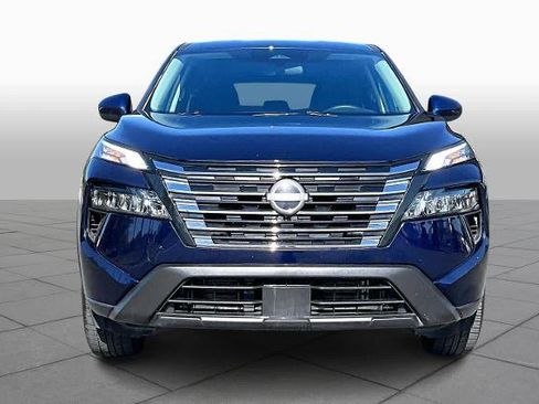 Certified 2025 Nissan Rogue SV image 4