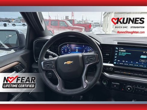 Used 2024 Chevrolet Silverado 1500 High Country w/ High Country Premium Package AWD/4WD image 35