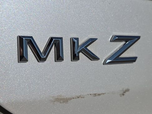 Used 2017 Lincoln MKZ Select w/ Technology Package FWD image 11
