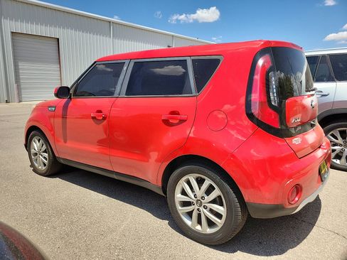 Used 2018 Kia Soul + FWD image 2