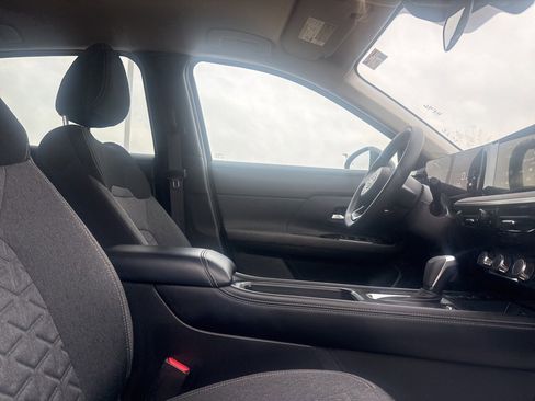 Certified 2025 Nissan Kicks SV image 23