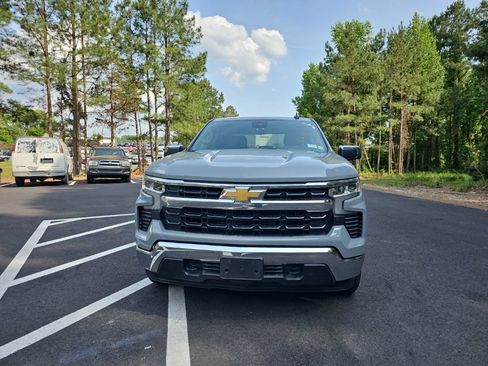 Used 2024 Chevrolet Silverado 1500 LT AWD/4WD image 2