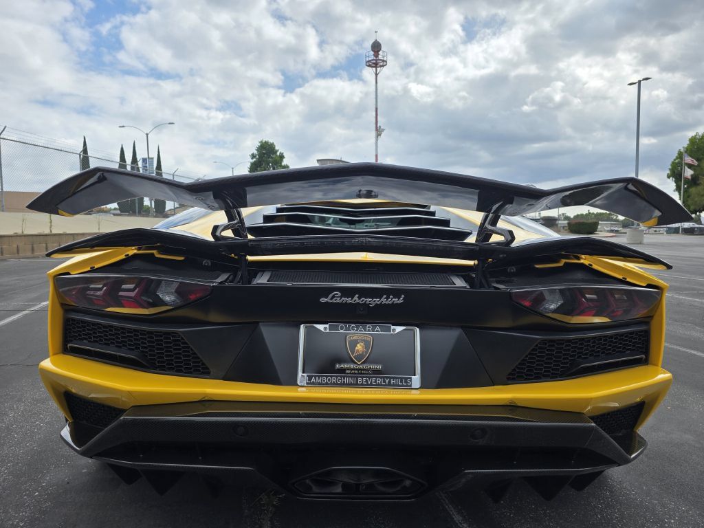 Used 2018 Lamborghini Aventador S AWD/4WD image 9