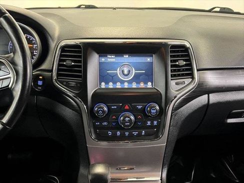 Certified 2020 Jeep Grand Cherokee Laredo image 19