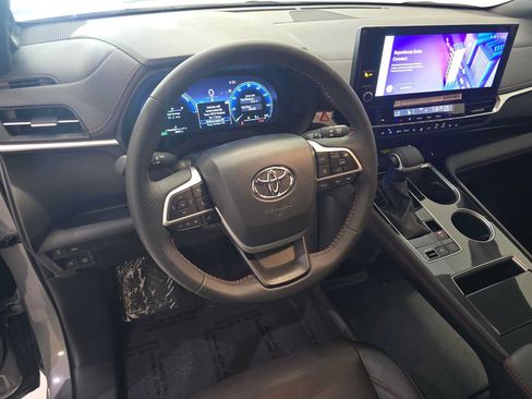 Certified 2025 Toyota Sienna XSE w/ XSE Premium Package AWD/4WD image 2