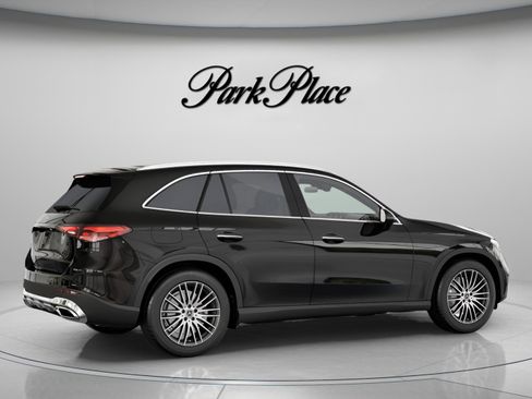 Used 2026 Mercedes-Benz GLC 300 image 23