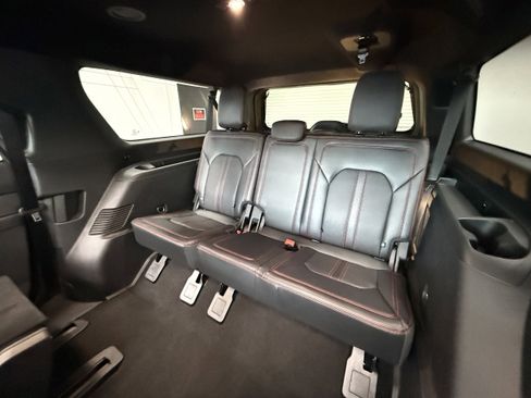 Used 2023 Ford Expedition Max Limited image 10