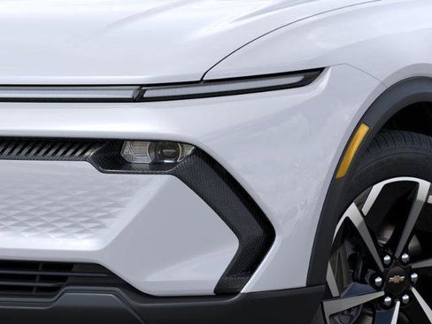 New 2026 Chevrolet Equinox EV LT image 10