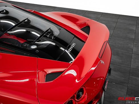 Used 2021 Ferrari F8 Tributo RWD image 20