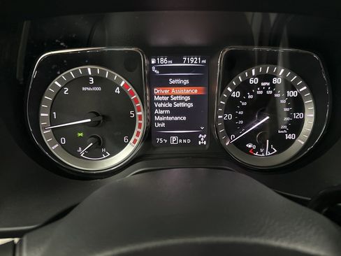 Used 2016 Nissan Titan SL image 14