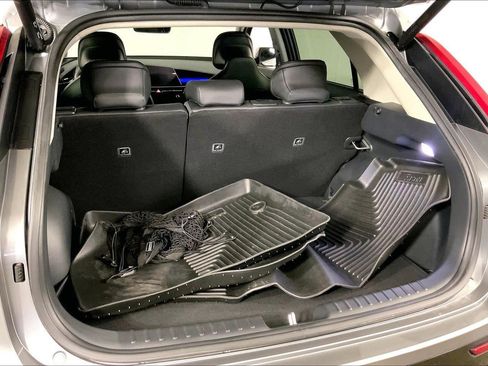 Certified 2025 Kia Niro SX Touring FWD image 4
