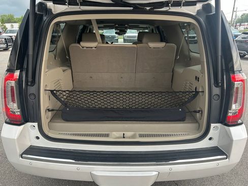 Used 2020 GMC Yukon XL Denali w/ Denali Premium Package AWD/4WD image 8
