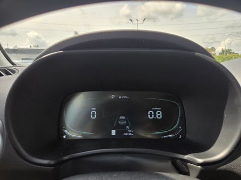 Used 2025 Kia Soul LX w/ LX Technology Package FWD image 15