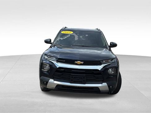 Used 2021 Chevrolet TrailBlazer LT w/ Convenience Package FWD image 2