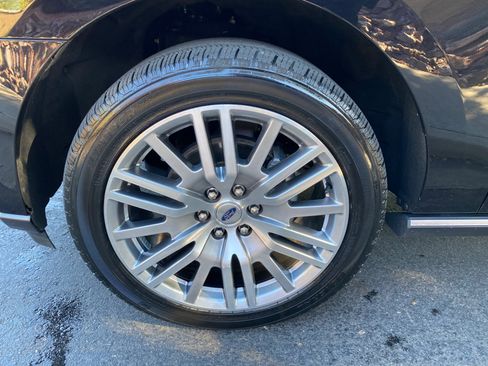 Used 2024 Ford Expedition Limited image 19