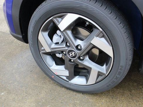 New 2026 Hyundai Venue SEL FWD image 3