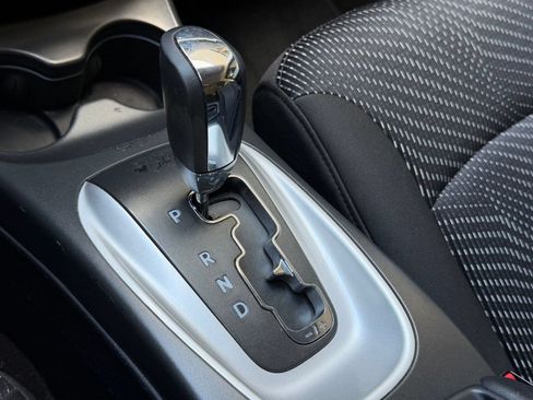 Used 2019 Dodge Journey SE w/ Blacktop Package FWD image 17