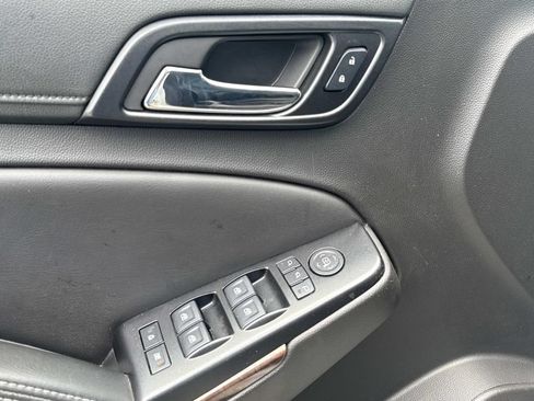 Used 2018 Chevrolet Suburban LT AWD/4WD image 27