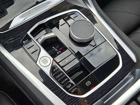 New 2026 BMW X6 xDrive40i w/ Climate Comfort Package image 11
