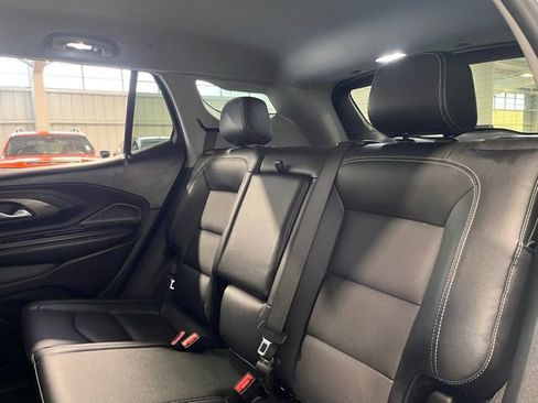 Used 2024 GMC Terrain SLT FWD image 17