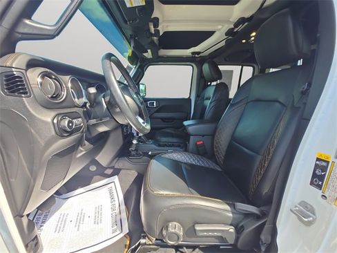 Used 2020 Jeep Wrangler Unlimited Sahara image 10