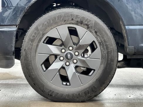 Used 2024 Ford F150 Lightning Lariat image 28