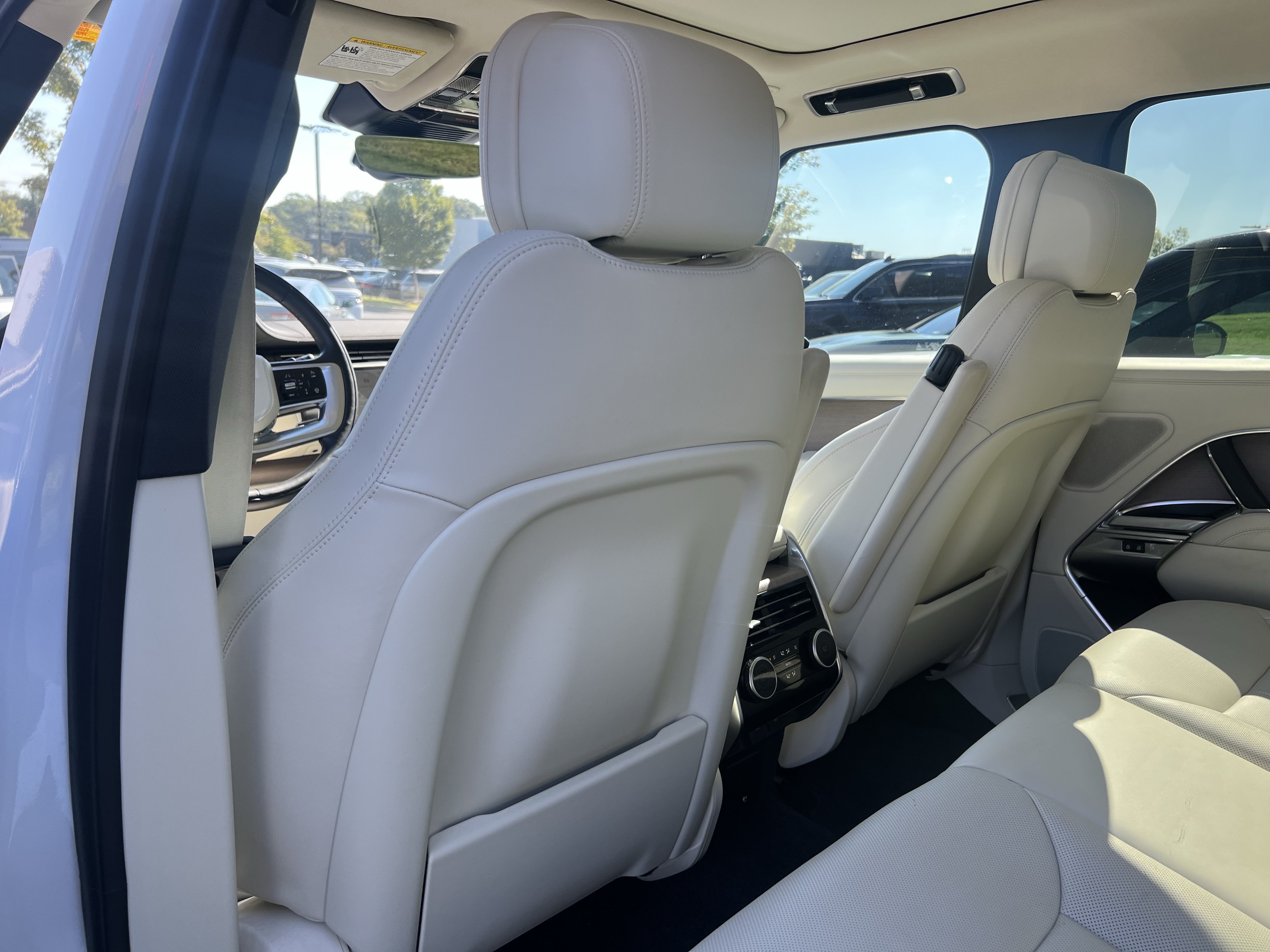 Used 2025 Land Rover Range Rover SE AWD/4WD image 33