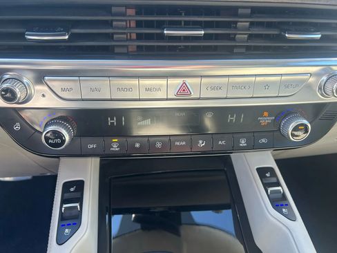 Used 2021 Kia Telluride SX w/ SX Prestige Package image 25