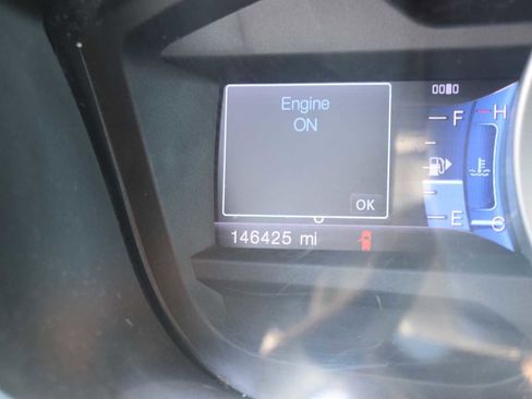 Used 2013 Ford Explorer XLT image 11