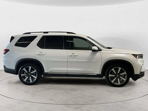 Used 2025 Honda Pilot Elite image 4
