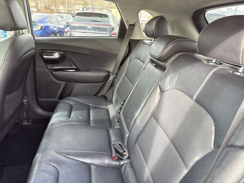 Used 2017 Kia Niro Touring image 30
