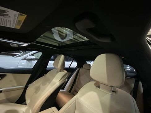 Used 2023 Mercedes-Benz C 300 4MATIC Sedan image 15