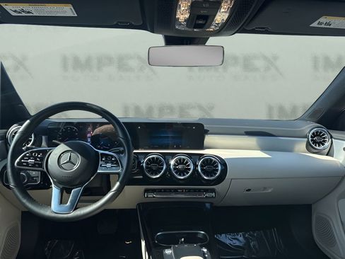 Used 2023 Mercedes-Benz CLA 250 4MATIC image 10