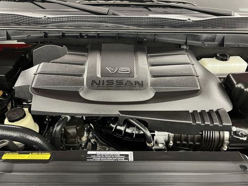 Used 2024 Nissan Titan SV w/ SV Convenience Package image 34